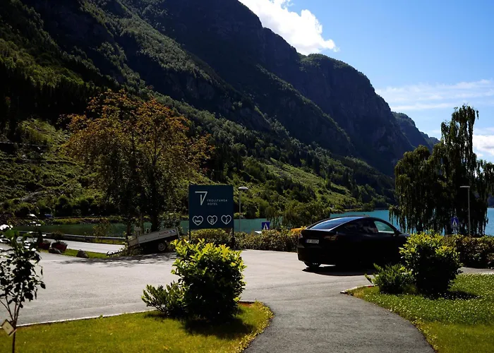 Trolltunga Hotel